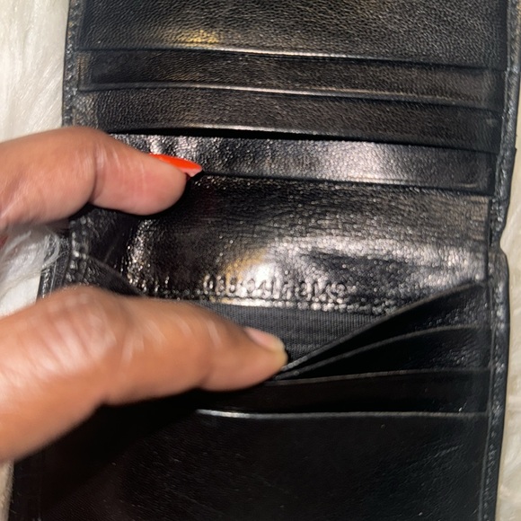 Authentic Gucci Black Leather Bifold Wallet With Silver Metal GUC - Picture 11 of 16